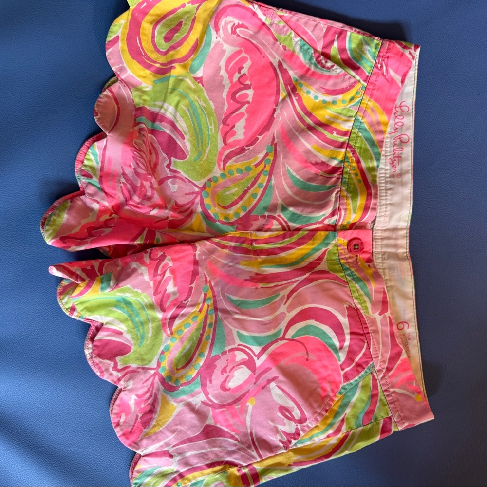 Vibrant Scalloped Hem Shorts